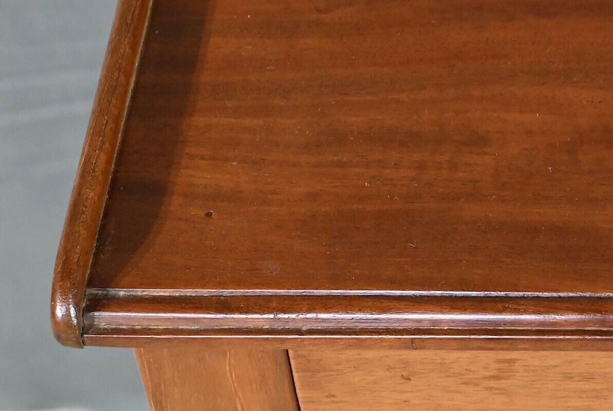 Small Mahogany Living Room Table, Louis XVI Period – Late 18th Century photo vinterior