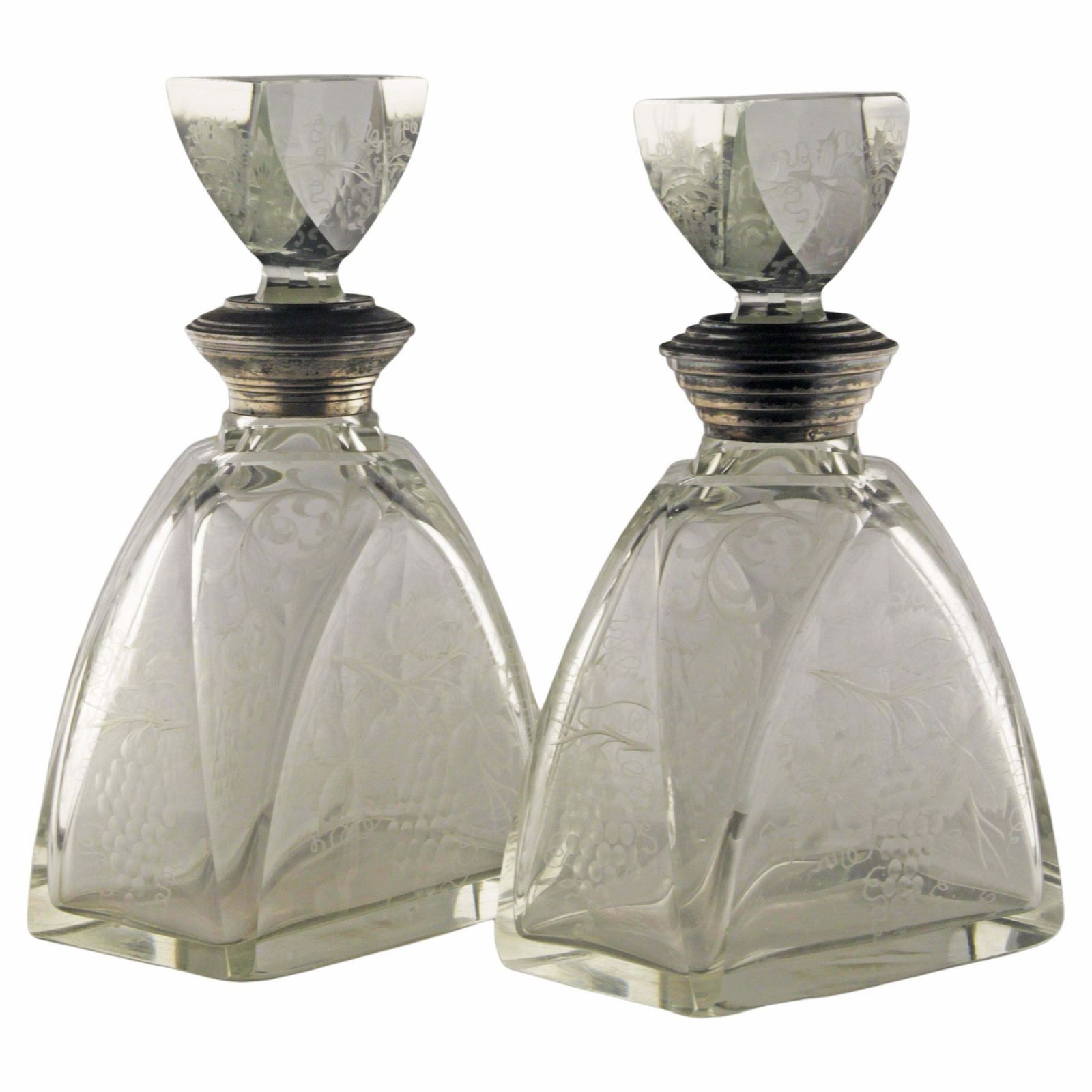Pair Of Early 20th Century Art Déco Etched Glass Liquor Decanters And Stoppers With Sterling Silver Necks
