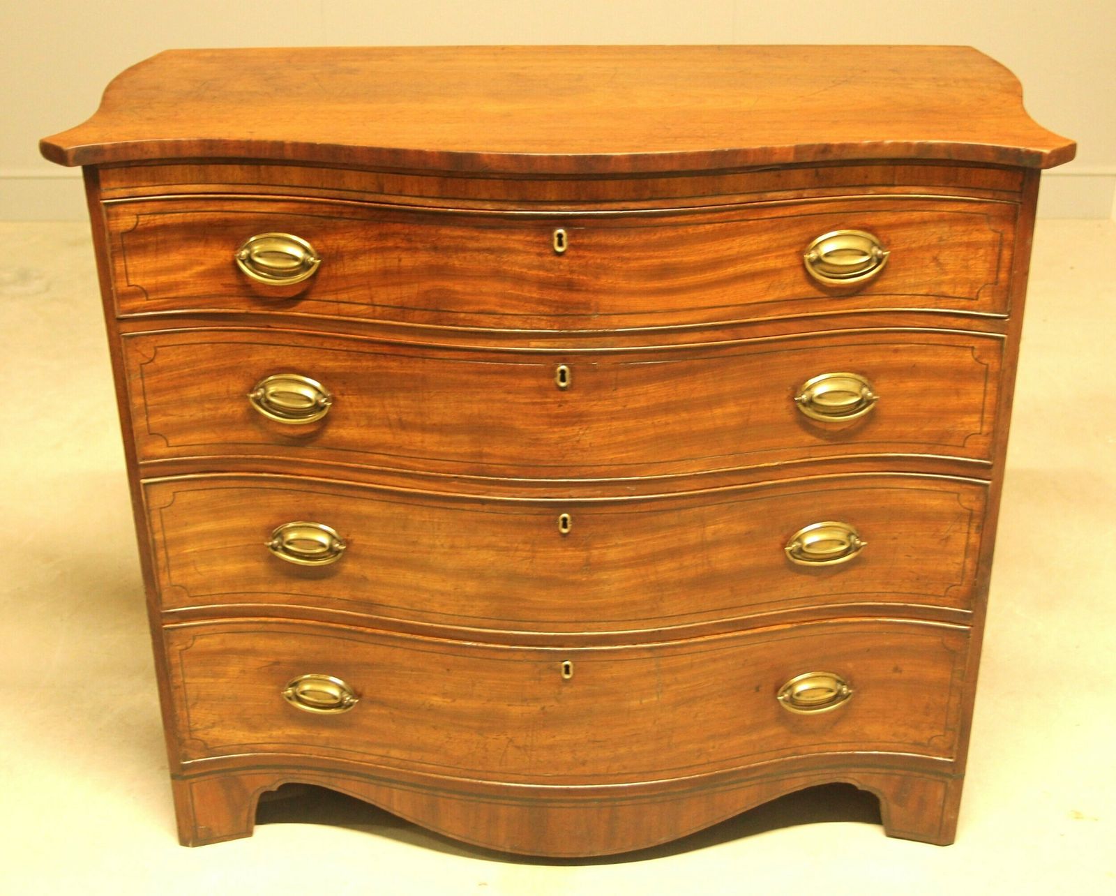 George III Serpentine Chest Of Drawers photo vinterior