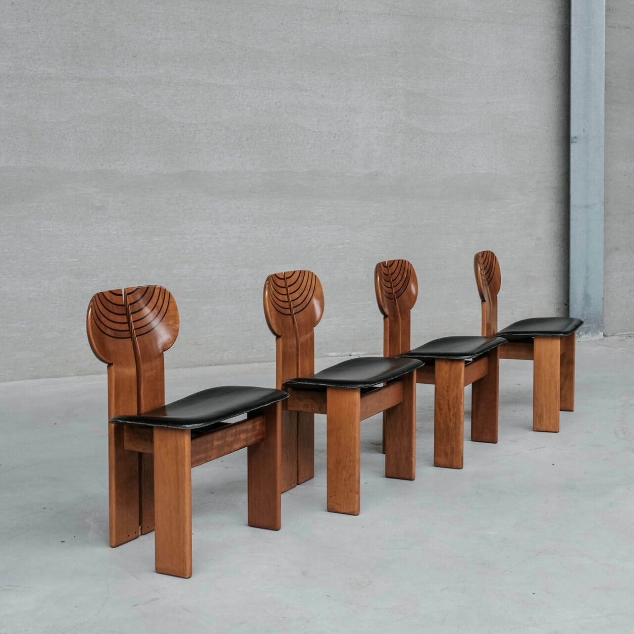 photo buy Set Of Four 'Africa' Mid Century Italian Dining Chairs By Scarpa