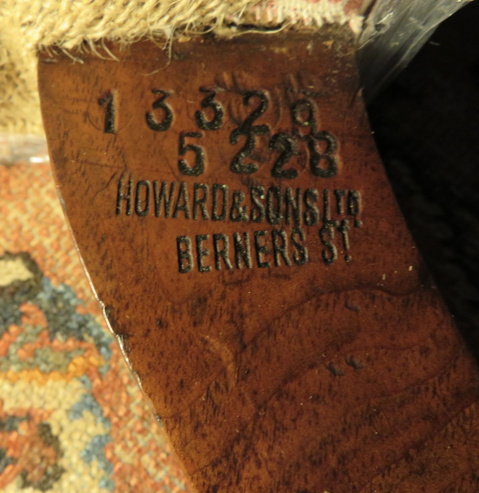 photo vinterior Howard And Sons Easy Armchair. Fully Restored.