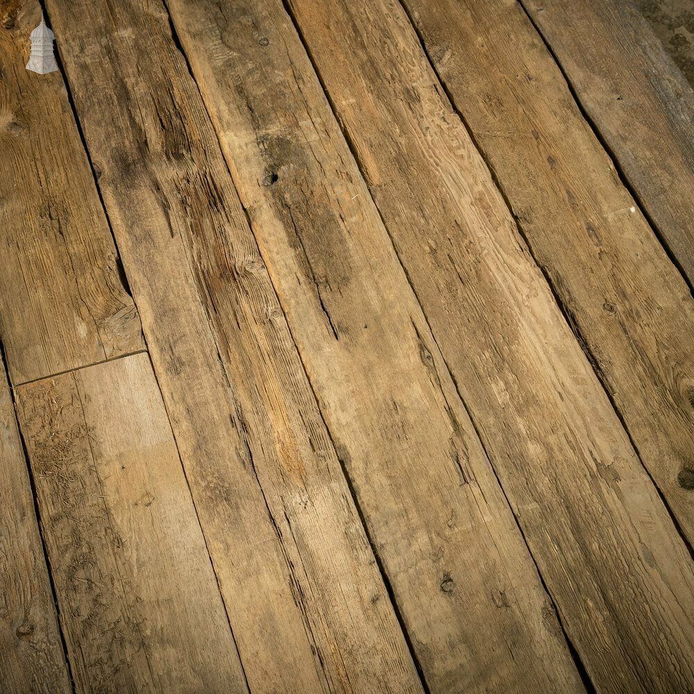 Distressed Pine Boards, 8.5 Inch Wide, Batch Of 10.8 Square Metres photo vintage