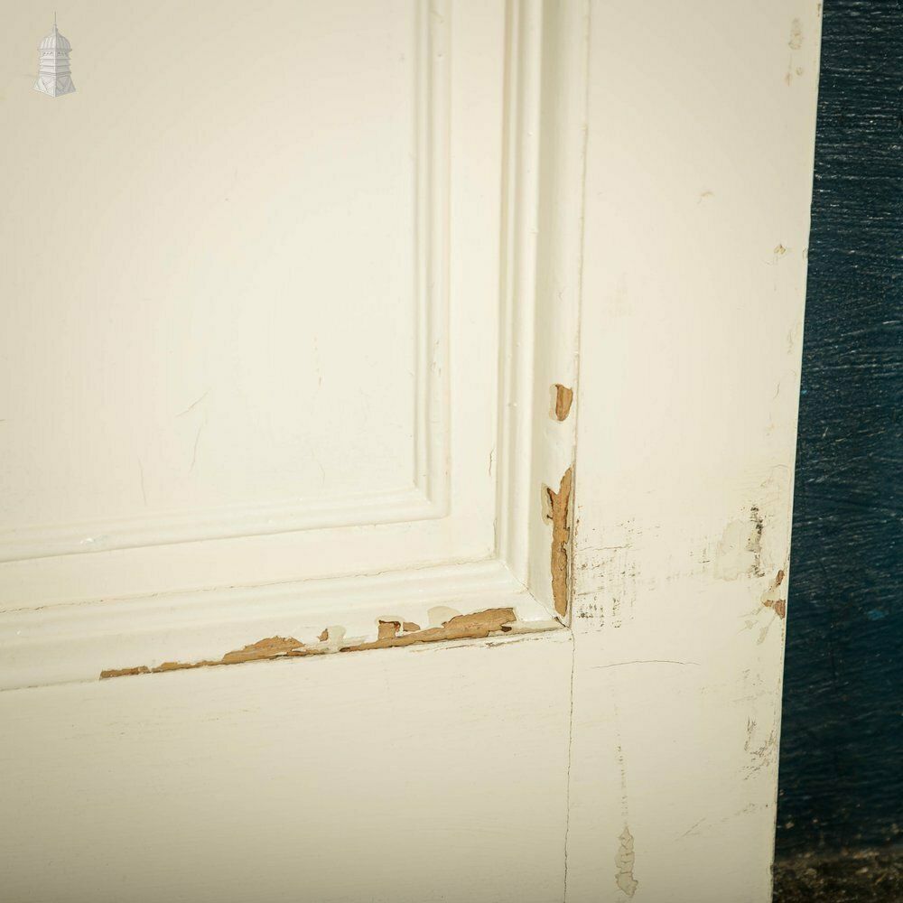 photo vinterior Pitch Pine Paneled Door, 6 Panel White Painted