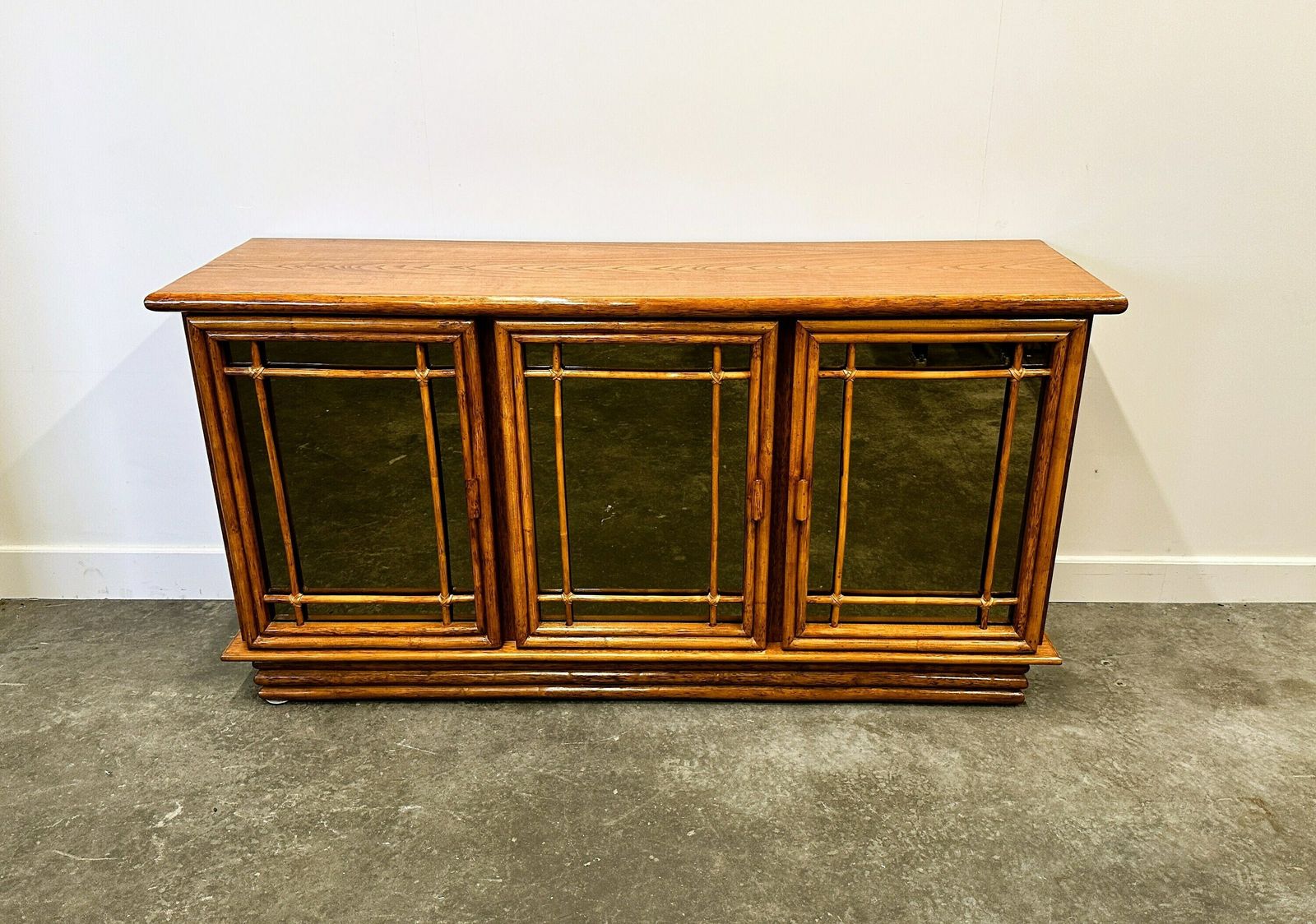 Vintage Gespiegeld Bamboe Dressoir Van Maugrion Voor Roche Bobois, Jaren 1970. Frankrijk