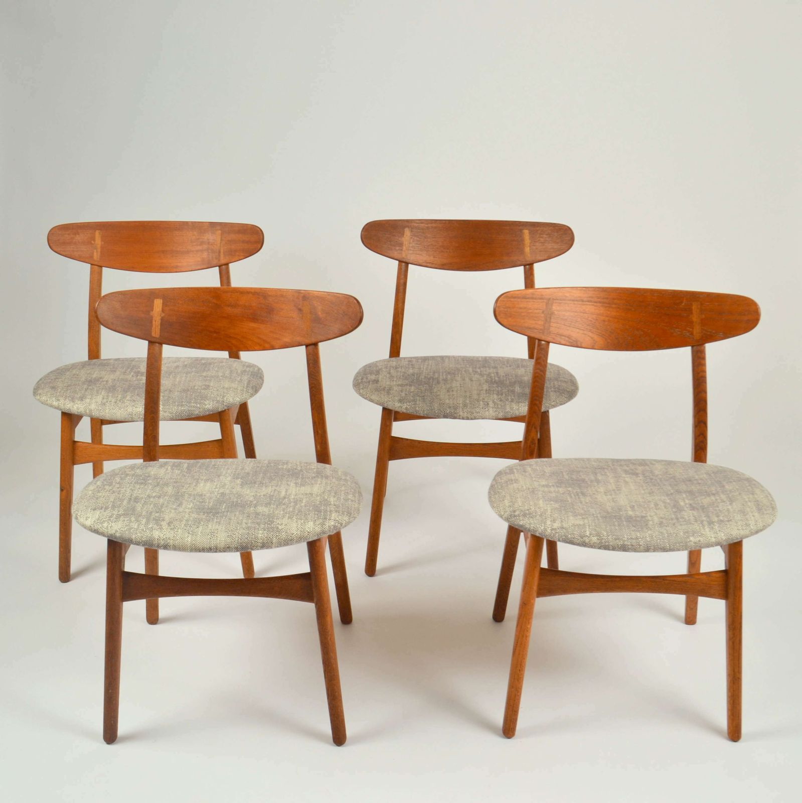 Set Of Four Hans Wegner Dining Chairs Ch30 For Carl Hansen & Søn photo furniture