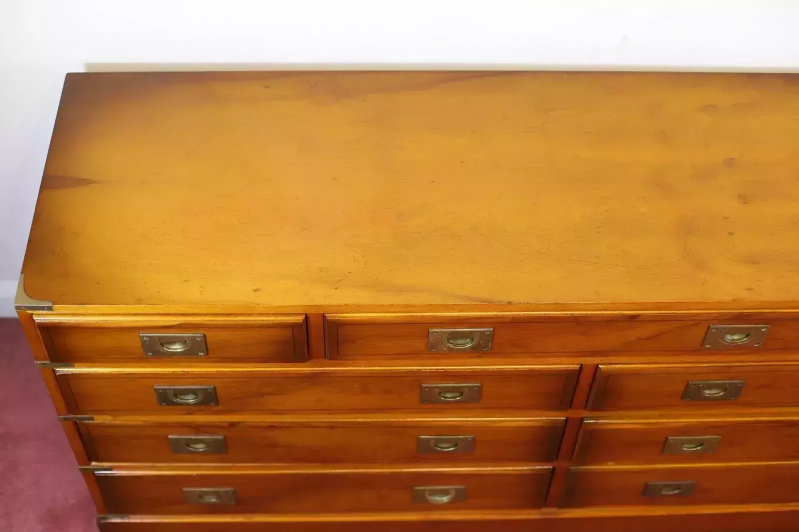photo vinterior Beautiful Yew Wood Military Campaign Sidebord