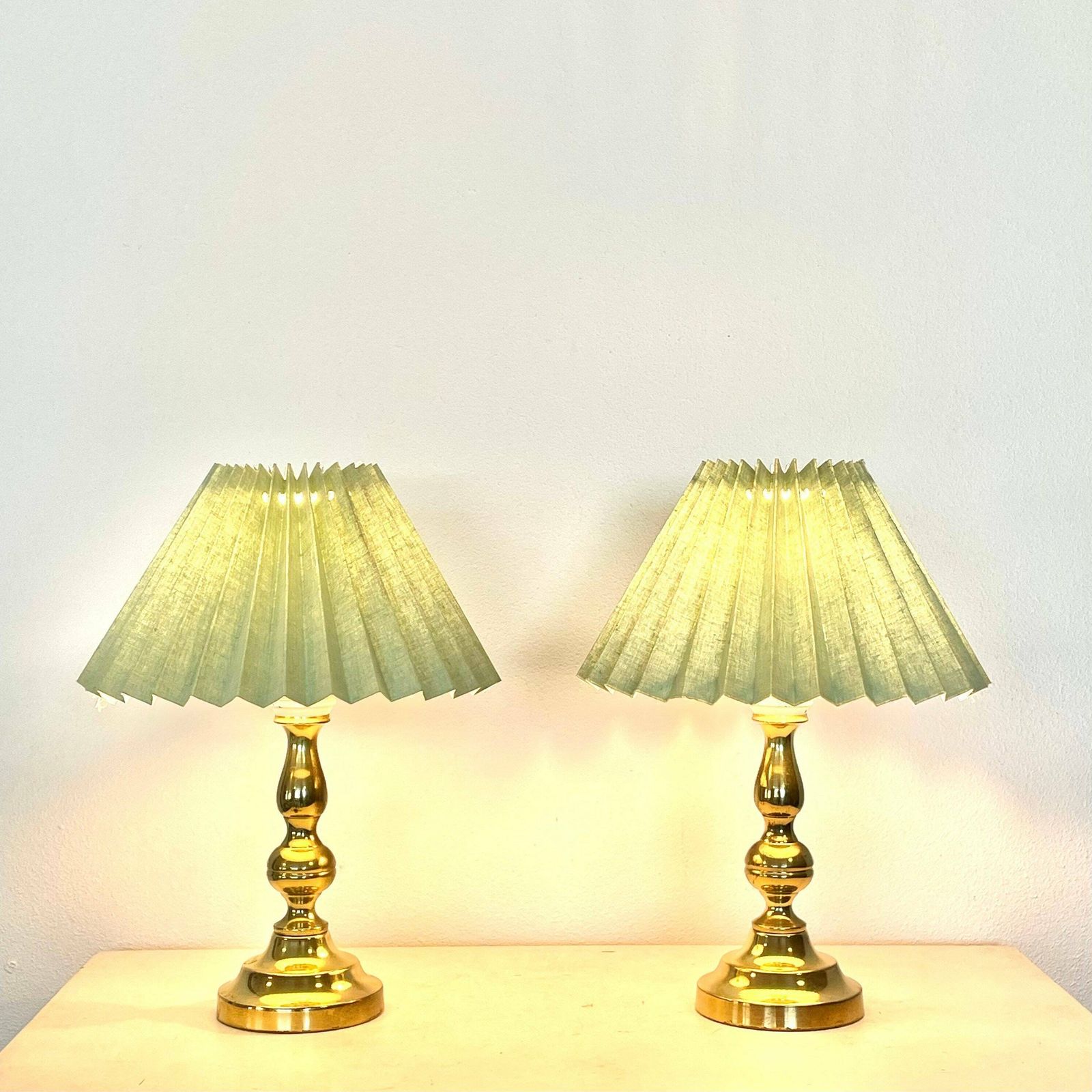 Danish Mid Century Modern 1960s Pair Of Table Lamps In Patinated Brass With Green Shades   Design From Knud Christensen Belysning, Denmark
