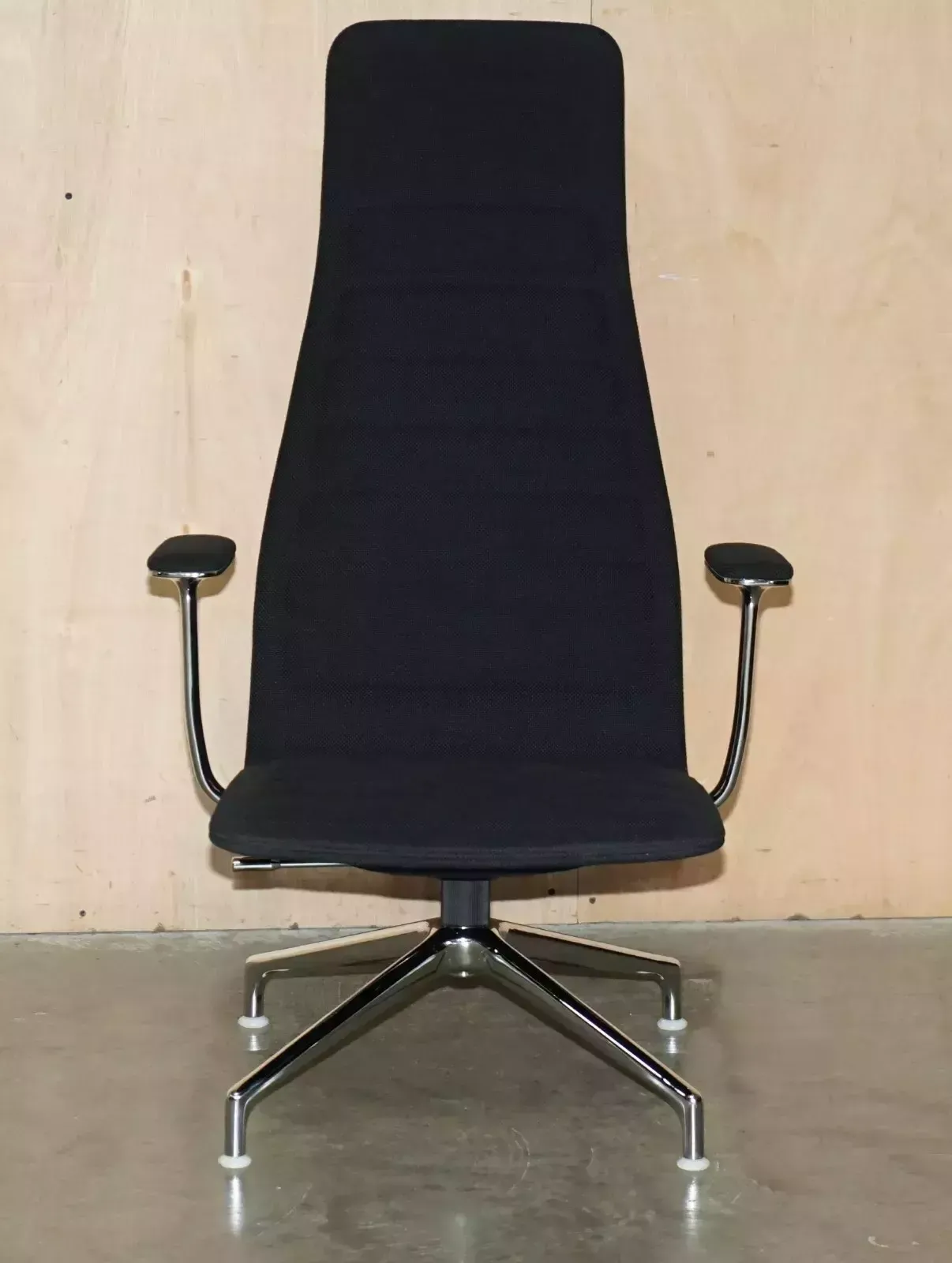 Pair Of Cappellini Lotus Office Lounge Armchairs By Jasper Morrison photo for sale