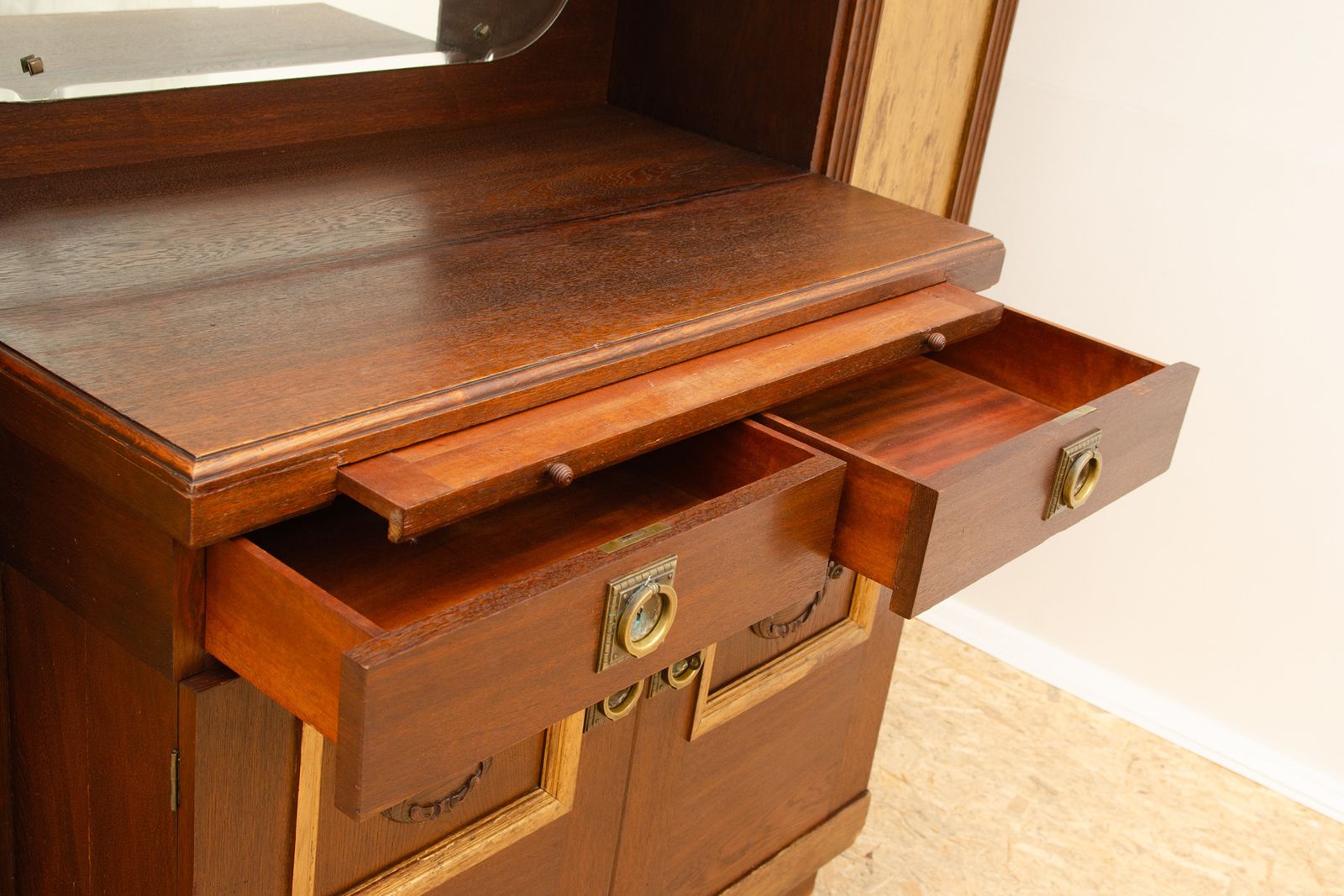 photo for sale Groot Art Nouveau Dressoir, 1915, Oostenrijk Hongarije