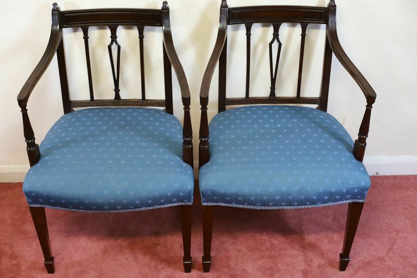 photo vintage Beautiful Set Of Eight 19th Century Mahogany Dining Chairs