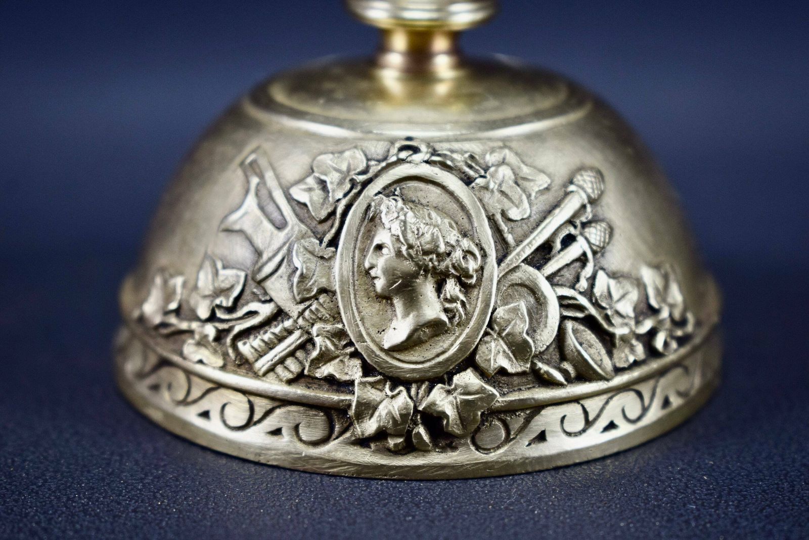 Vintage French Bronze Table Bell Cherubin Musician 19th photo 311.0