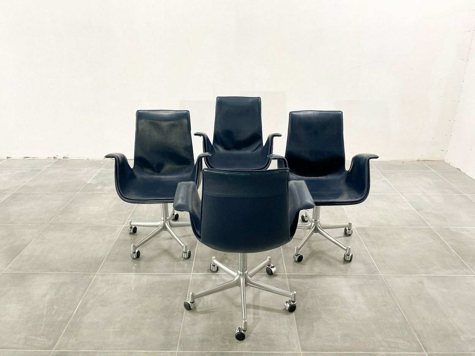 Fk 6727 Tulip Office Chair Attributed To Fabricius & Kastholm For Kill International, 1960s, Set Of 4 photo vinterior