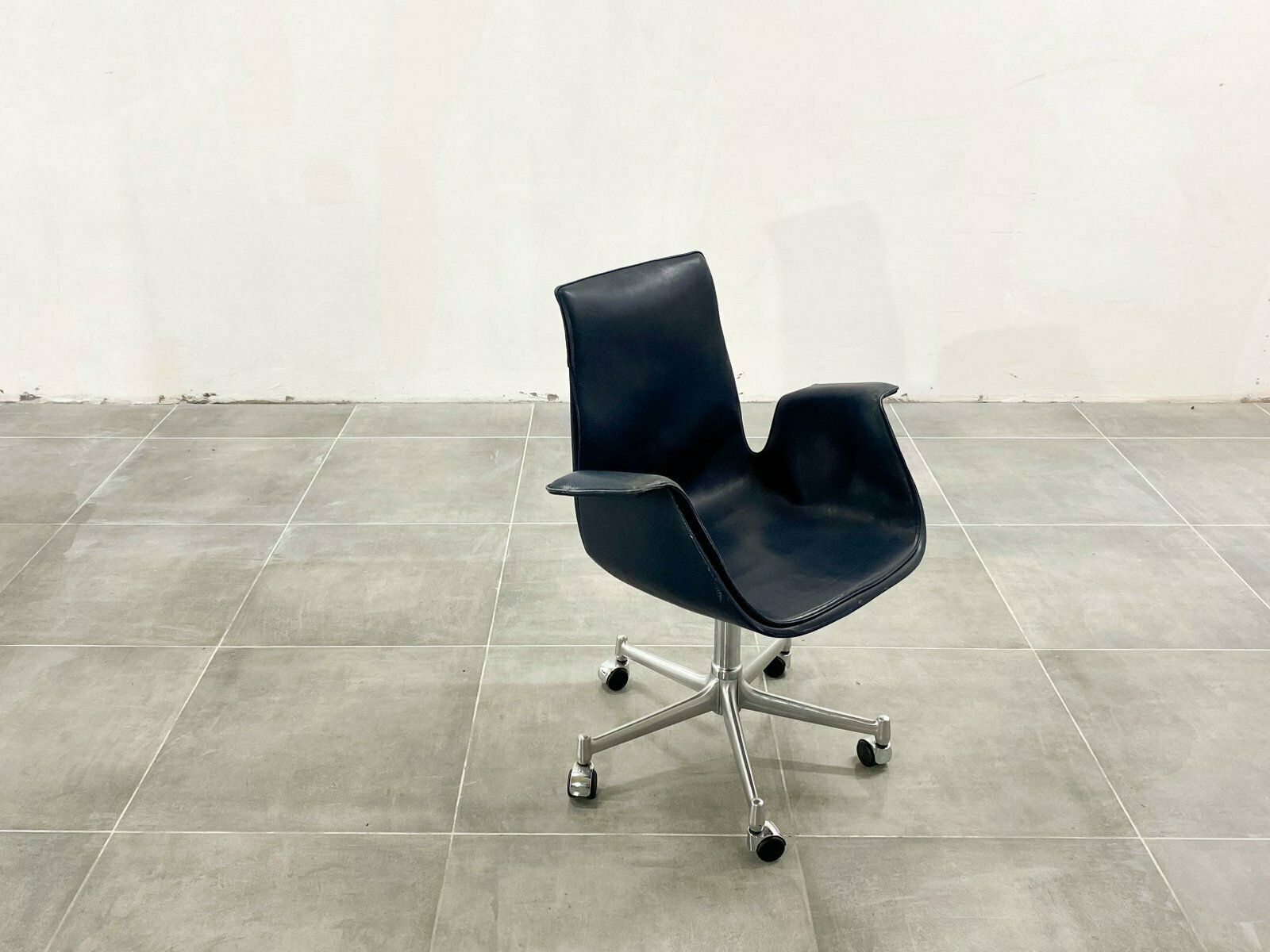 4440.0 Fk 6727 Tulip Office Chair Attributed To Fabricius & Kastholm For Kill International, 1960s, Set Of 4 photo