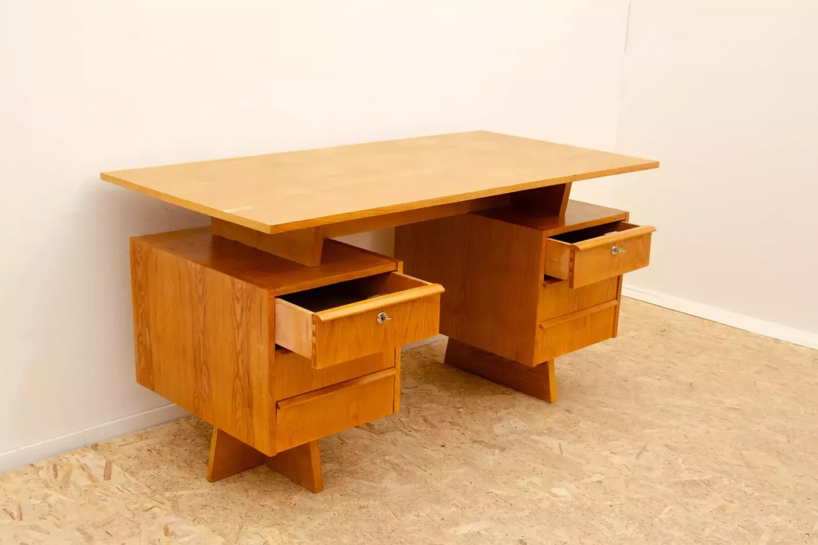 photo vinterior Fully Renovated Czechoslovak Huge Writing Desk, 1970´S, Central Europe