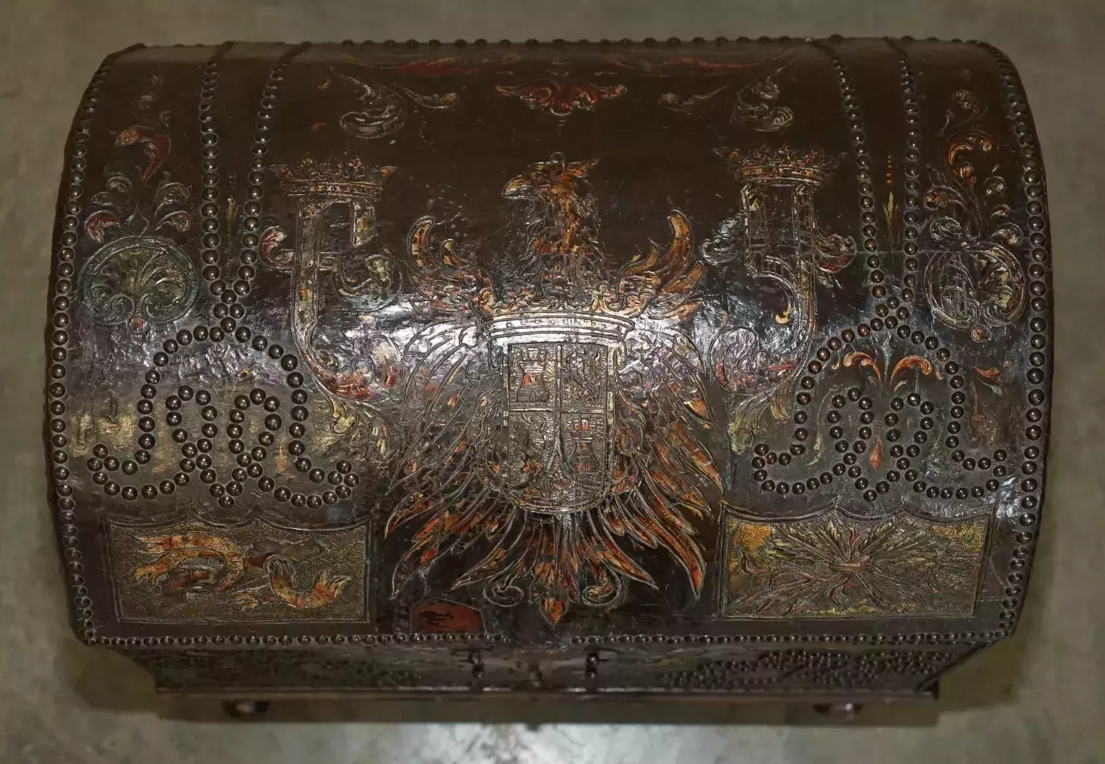 18th Century Polychrome Painted Leather Armorail Crest Trunk Carved Walnut Feet photo vintage