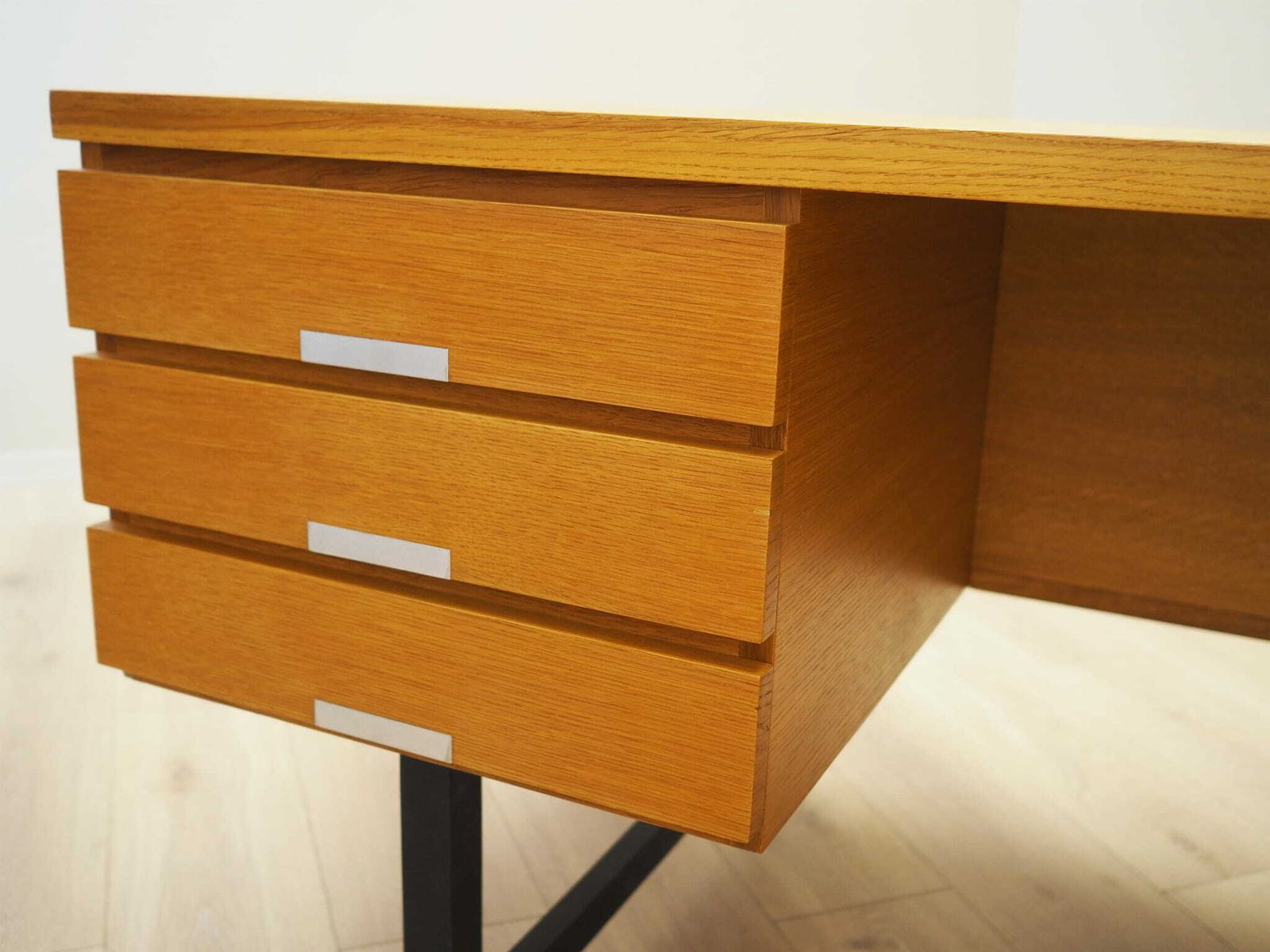 photo for sale Bureau In Es, Deens Design, Jaren 1970, Fabrikant: Eigil Petersens Møbelfabrik