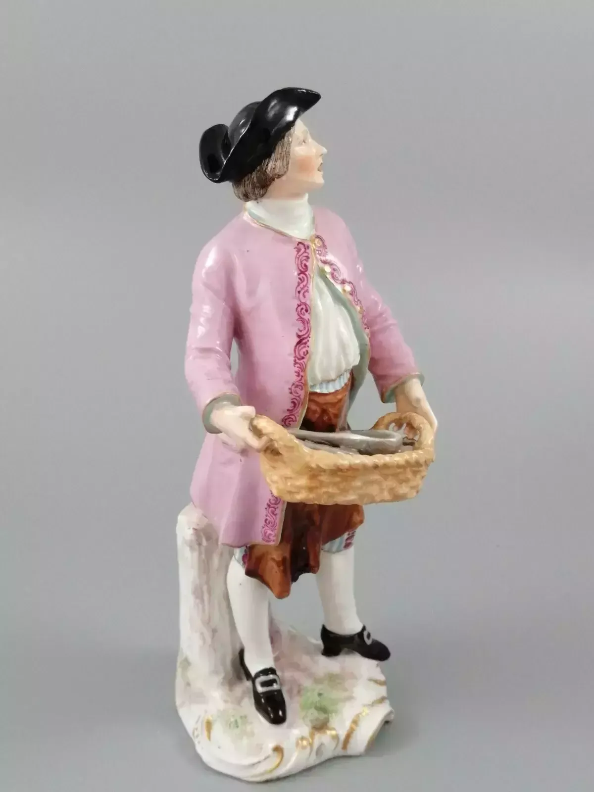 Antique Chelsea Porcelain Figurine, “A Spoon Seller”, C. 1758   1769 photo vinterior