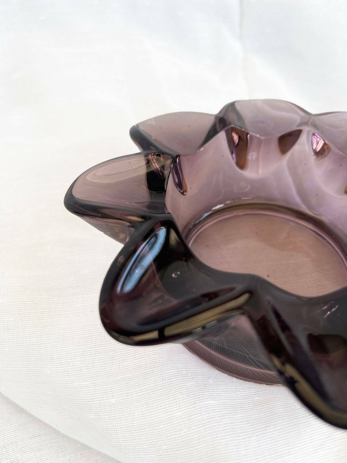 photo for sale Sklo Union Czech Vintage Art Glass 1962. Amethyst Stylised Flower Design Glass Bowl