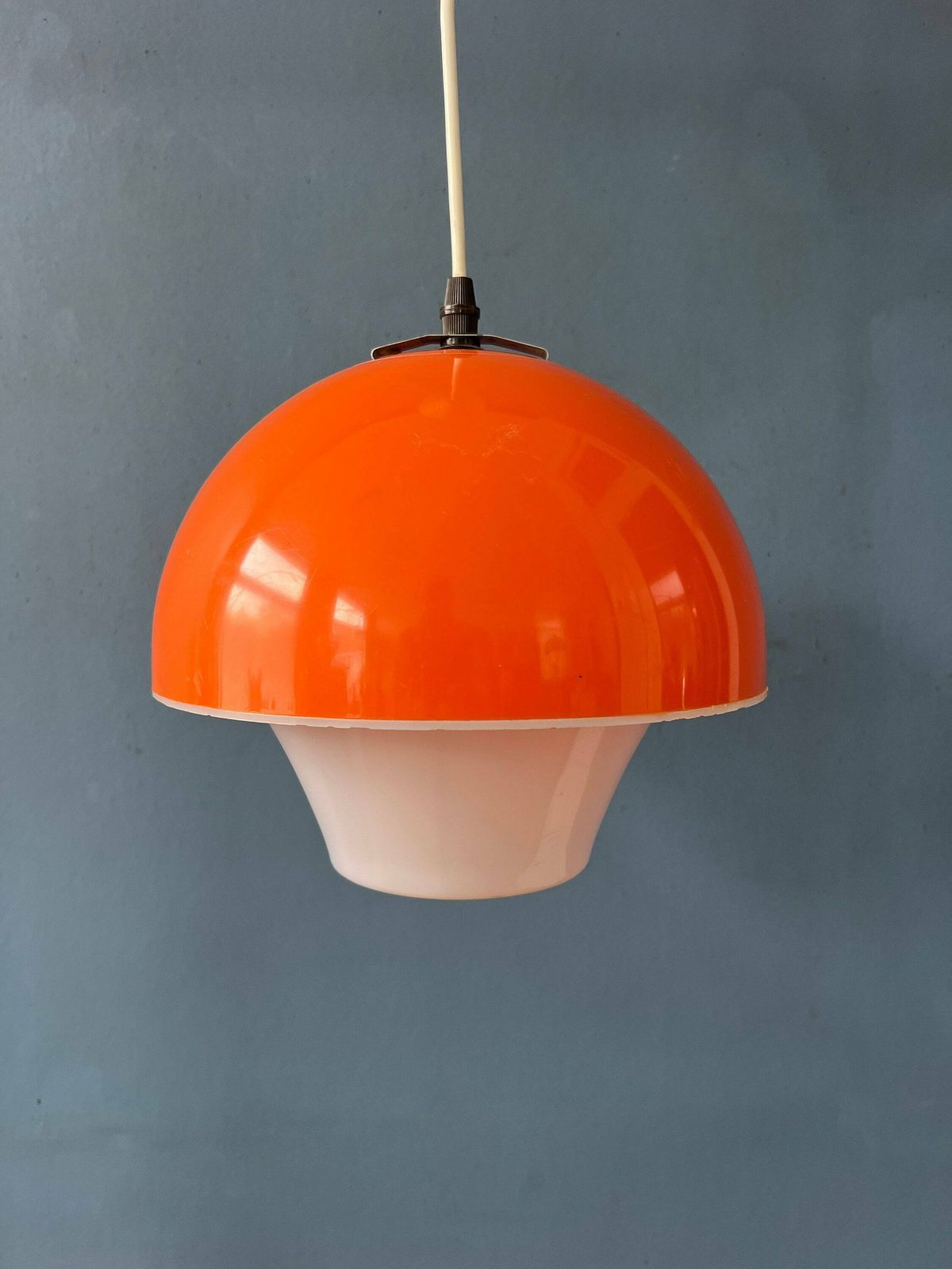 Hanglamp Van Acrylglas In Oranje En Wit, Space Age photo vintage