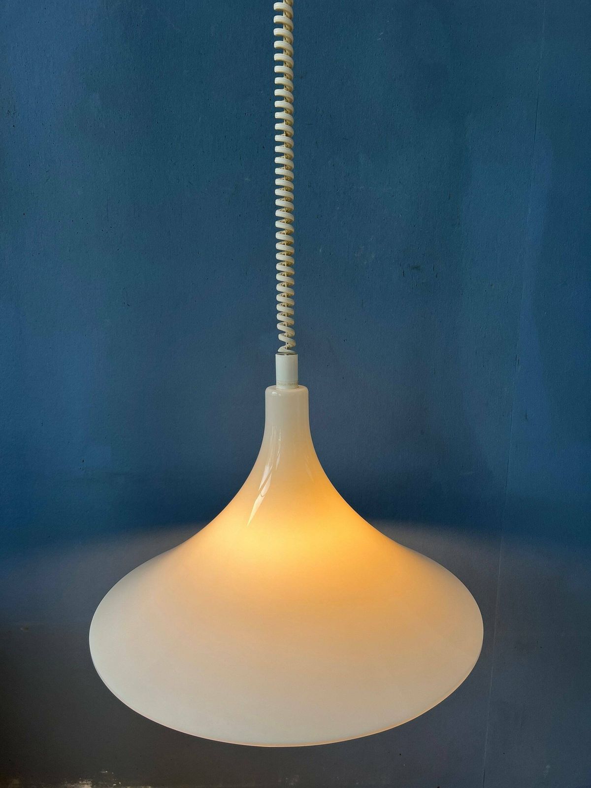 Mid Century Witte Space Age Heksenhoed Hanglamp