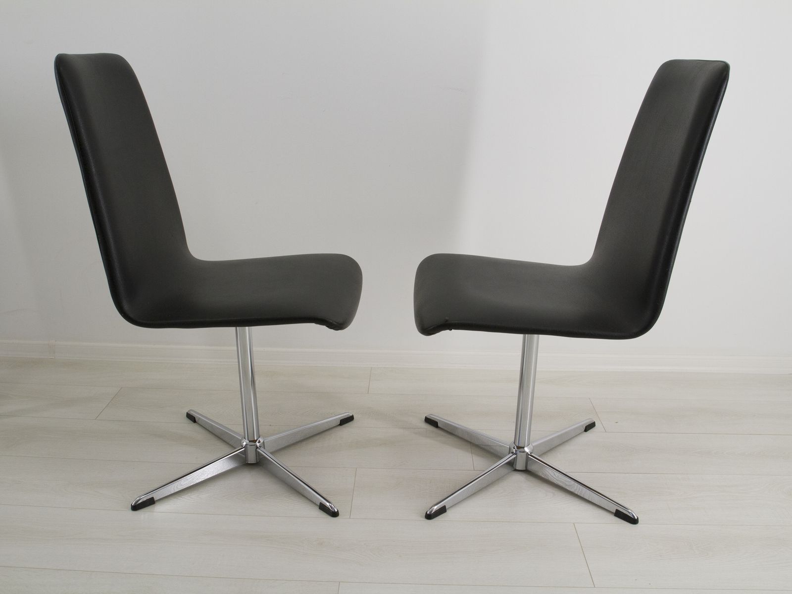 Mid Century Modern Dining Chairs, Set Of 4 Black Swivel Chairs photo Furniture