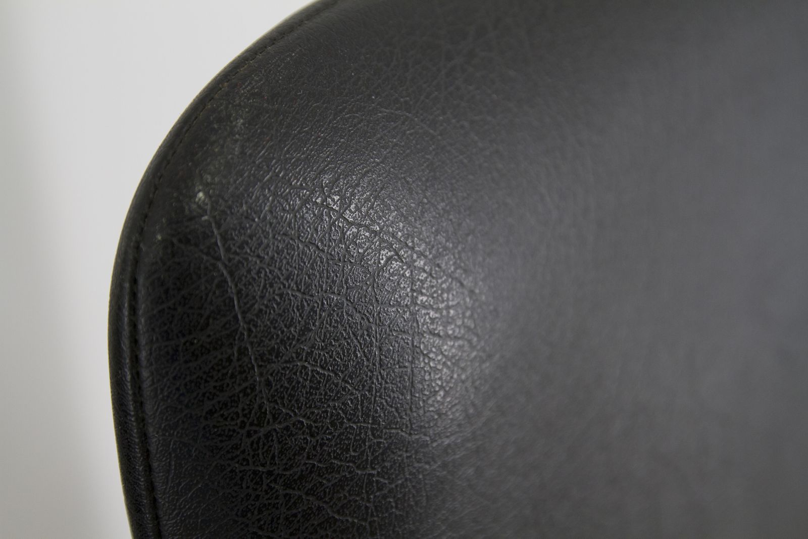 photo furniture Mid Century Modern Dining Chairs, Set Of 4 Black Swivel Chairs