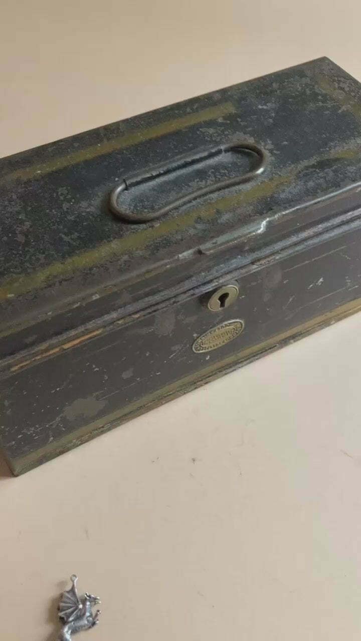 Antique Traveling Tin Tea Caddy photo Home Decor