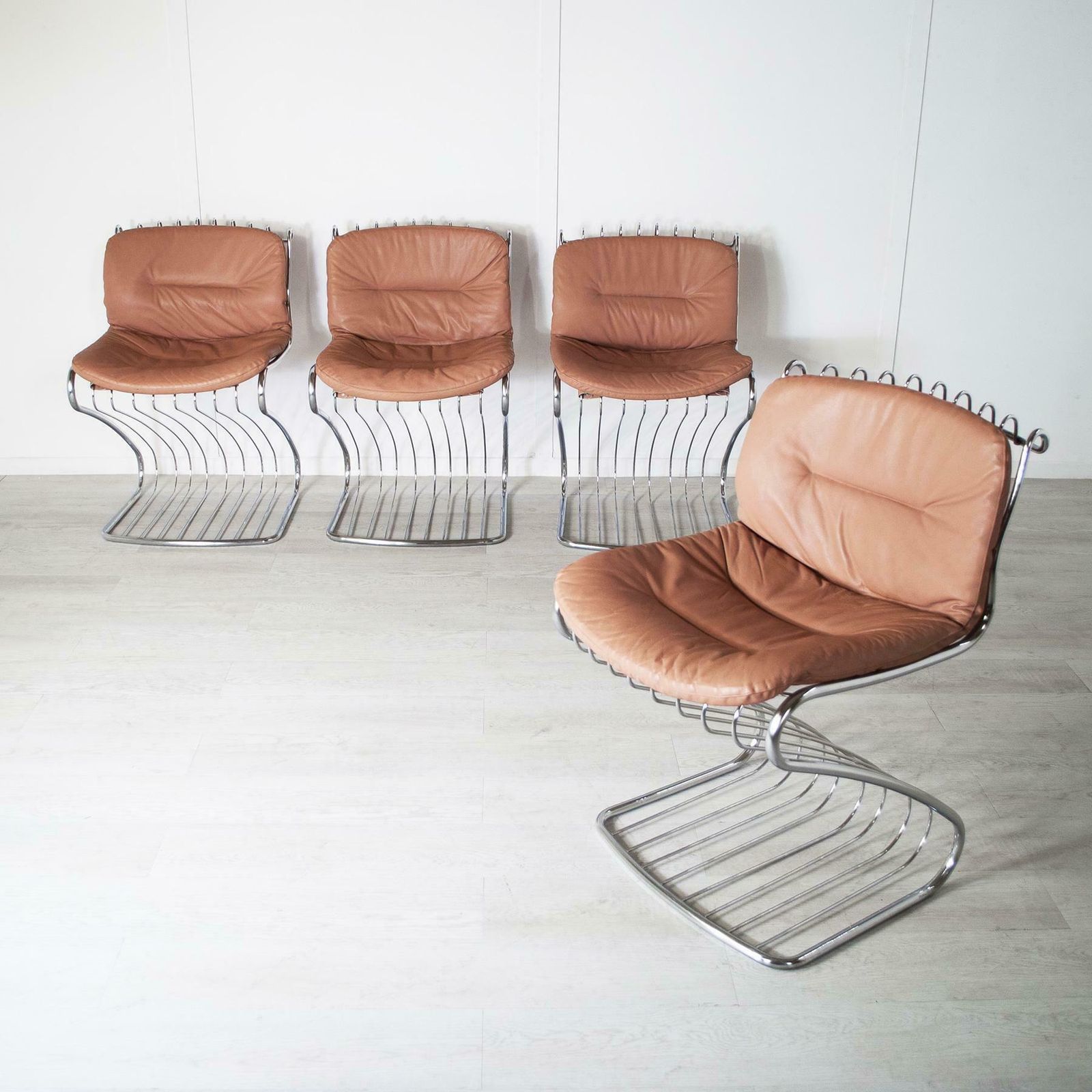 2996.0 Gastone Rinaldi Set Of 4 Chairs For Rima 1970s photo