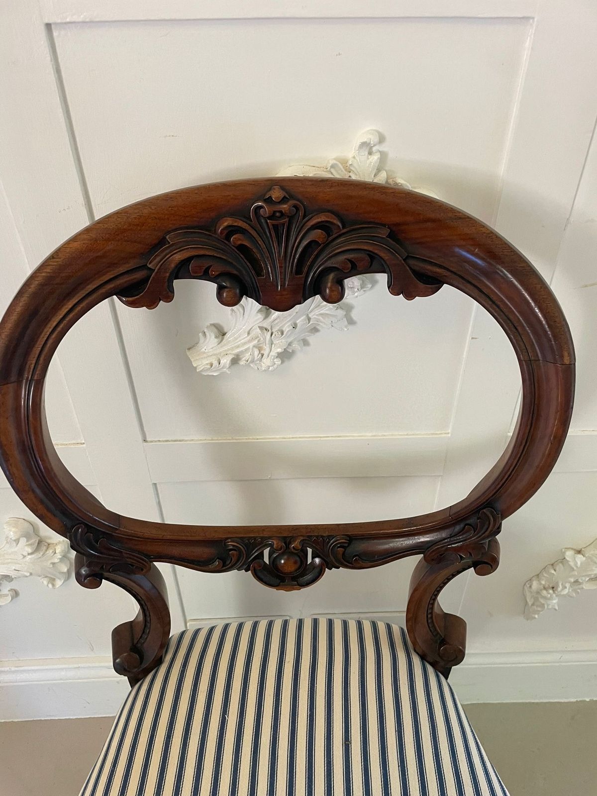 Outstanding Quality Set Of 6 Antique 19th Century Carved Walnut Dining Chairs photo buy