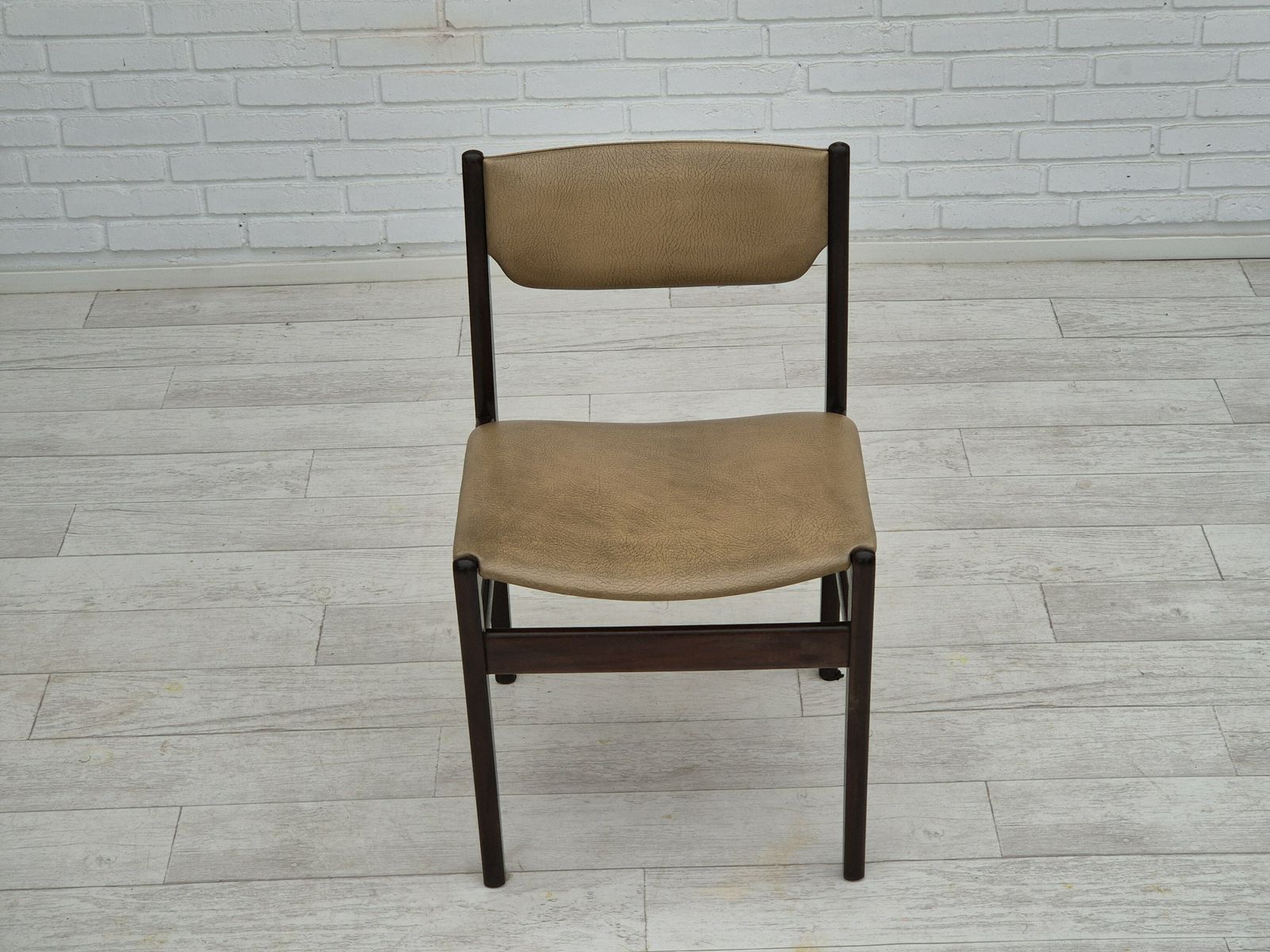 photo vinterior 1970s, Set Of 5 Danish Dinning Chairs, Original Condition, Teak Wood, Leather.