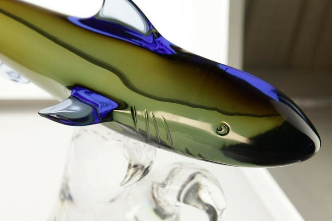 photo buy Roberto Camozzo For Wyland, Hunting Shark On A Base, Murano Glass 1990s, Signed