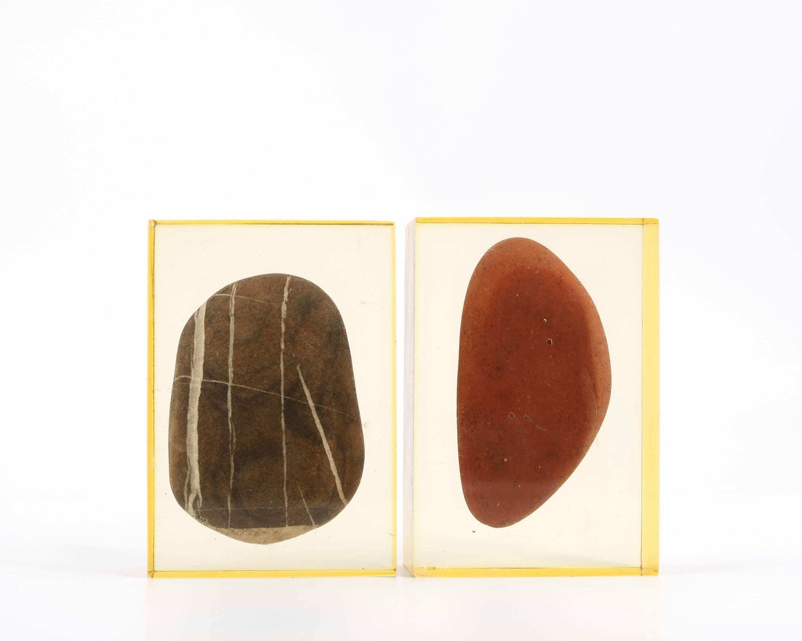 Pair Of French Resin Paperweights With Pebbles, Pierre Giraudon, 1970s / Boho Chic, Folk, Bohemian, Sculpture, Cabinet Of Curiosities