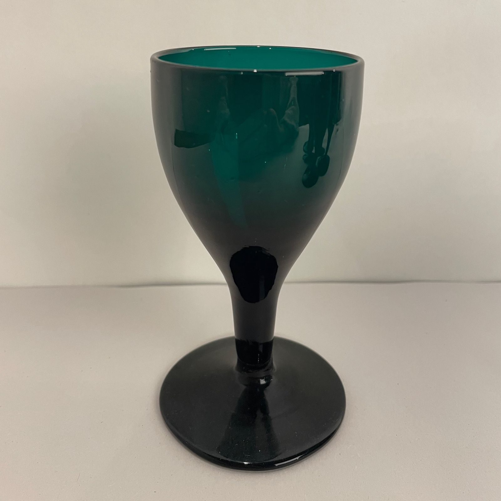 A Set Of 8 Victorian Green Glasses photo Home Decor
