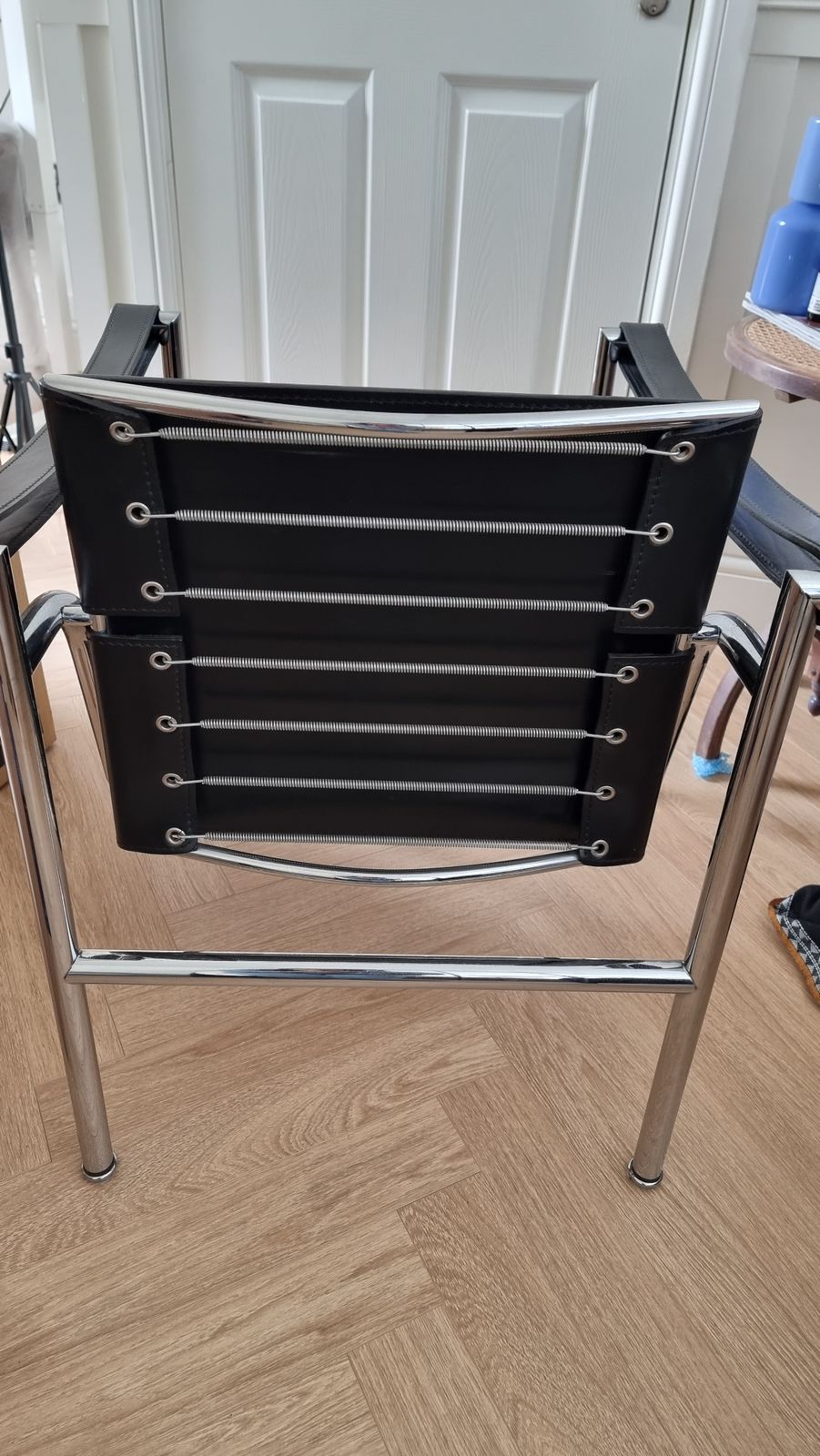 20th Century Cassina Le Corbusier Lc1 Chair Black Leather photo vinterior
