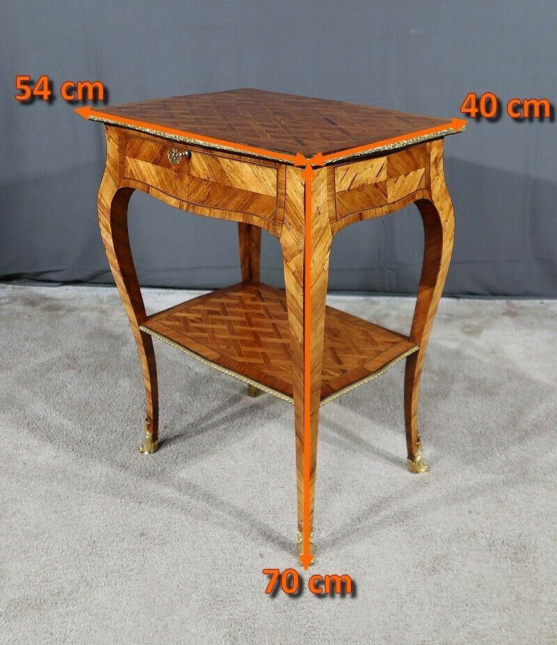photo vintage Small Living Room Table In Precious Wood, Louis XV Style – 1st Part 19th Century