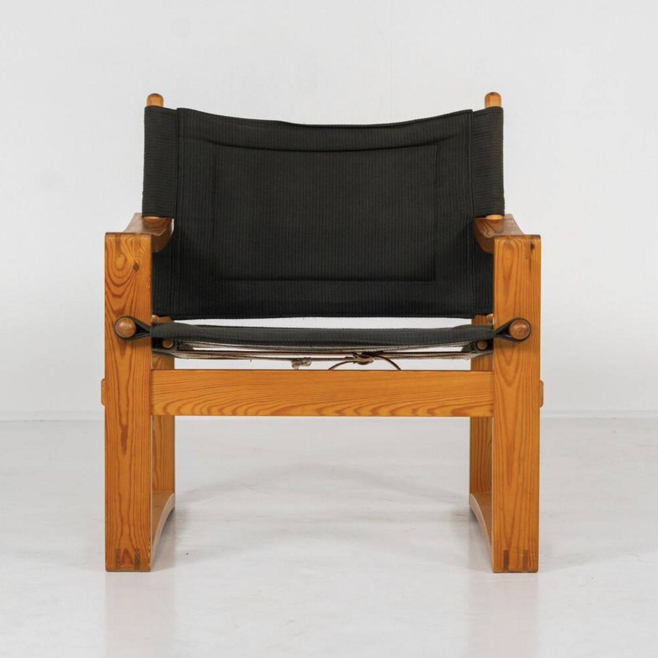 Mid Century Modern Pair Of ‘Safari’ Armchairs By Børge Jensen For Bernstorffsmin photo vinterior