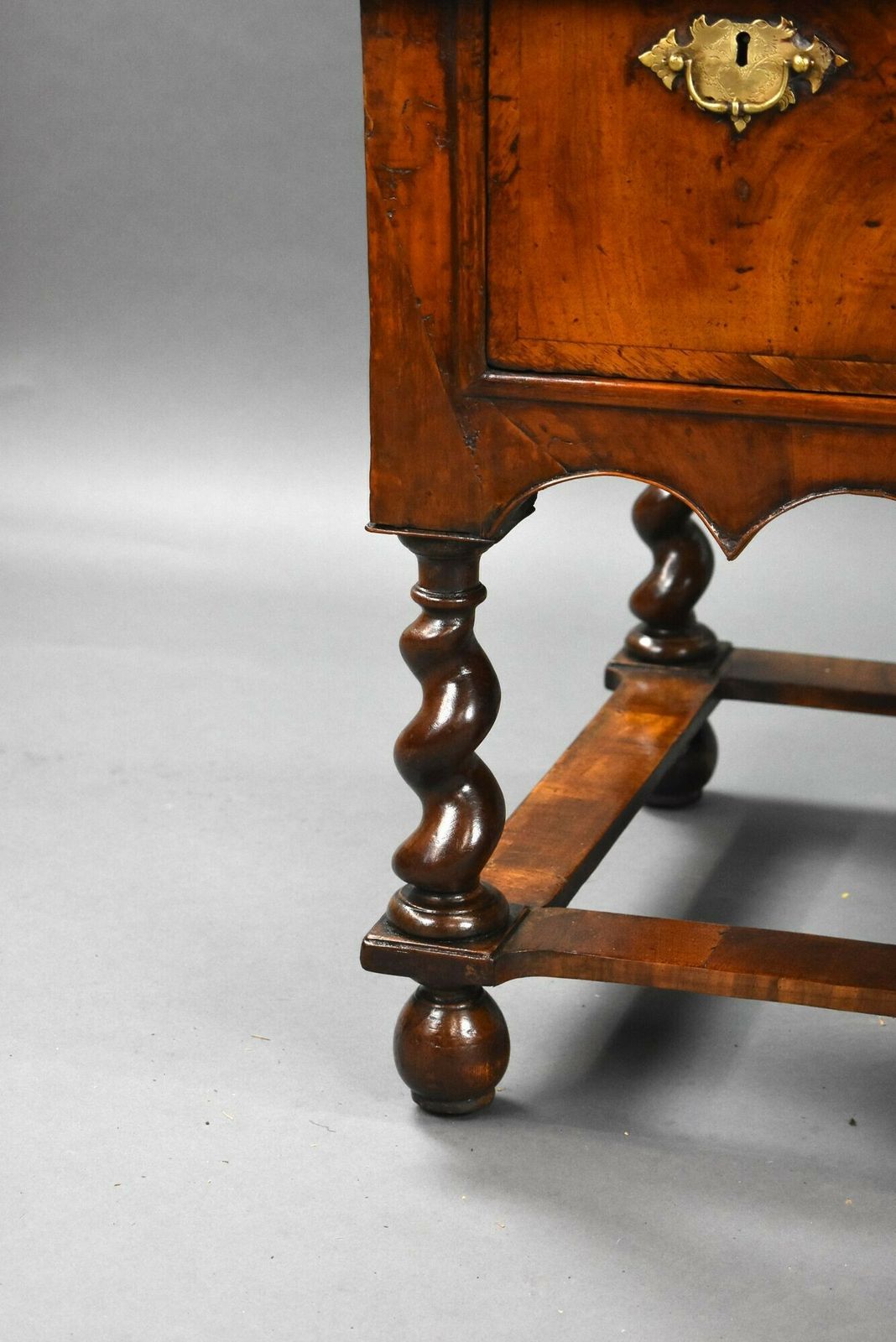 George II Burr Walnut Chest On Stand photo vinterior