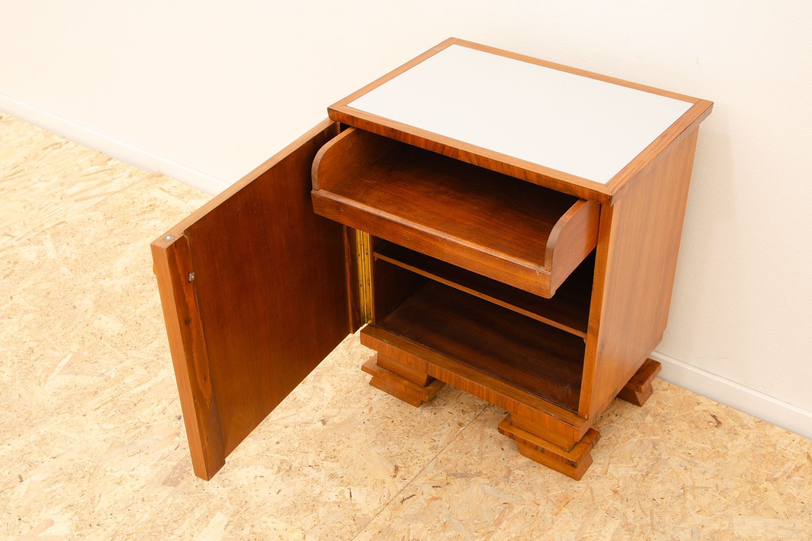 photo vinterior Elegant Fully Renovated Art Deco Night Stand, 1930s, Bohemia