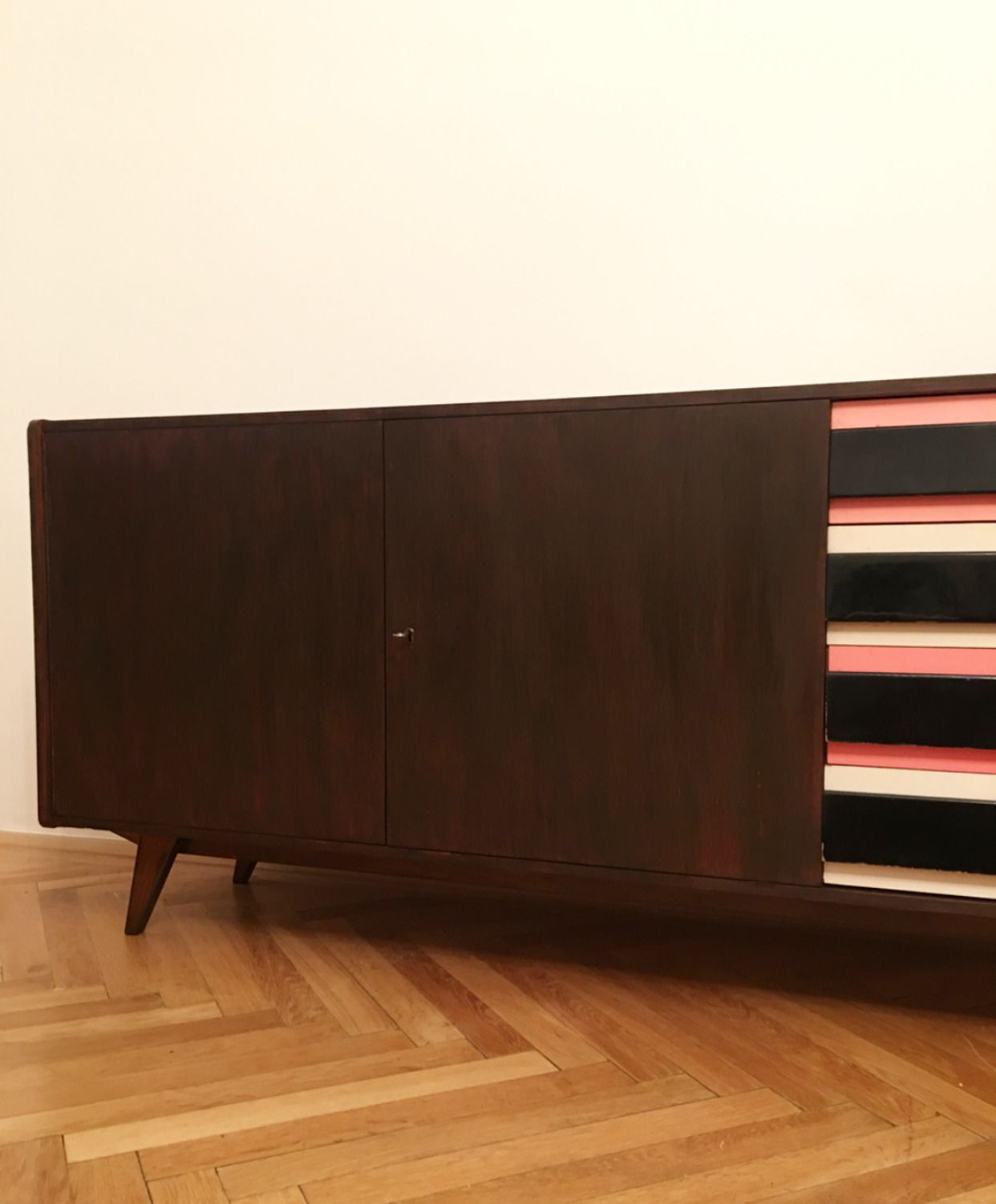 Dresser Jiri Jiroutek For Interier Praha – U 460 Pink&Gray photo 1400.0