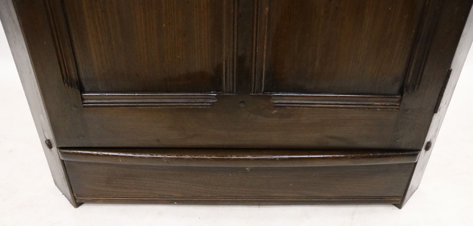 227.0 Genuine Ercol Mural Corner Cabinet With Shelves Free Uk Delivery photo
