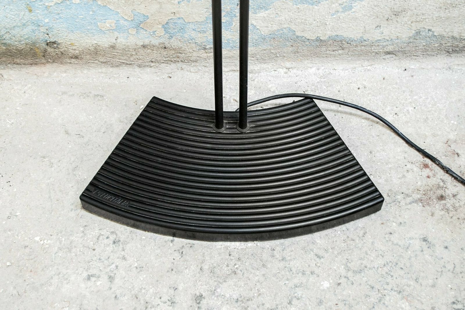 Accademia Vloerlamp Van Shigeaki Asahara Voor Luci, Italië, Jaren 1980 photo for sale