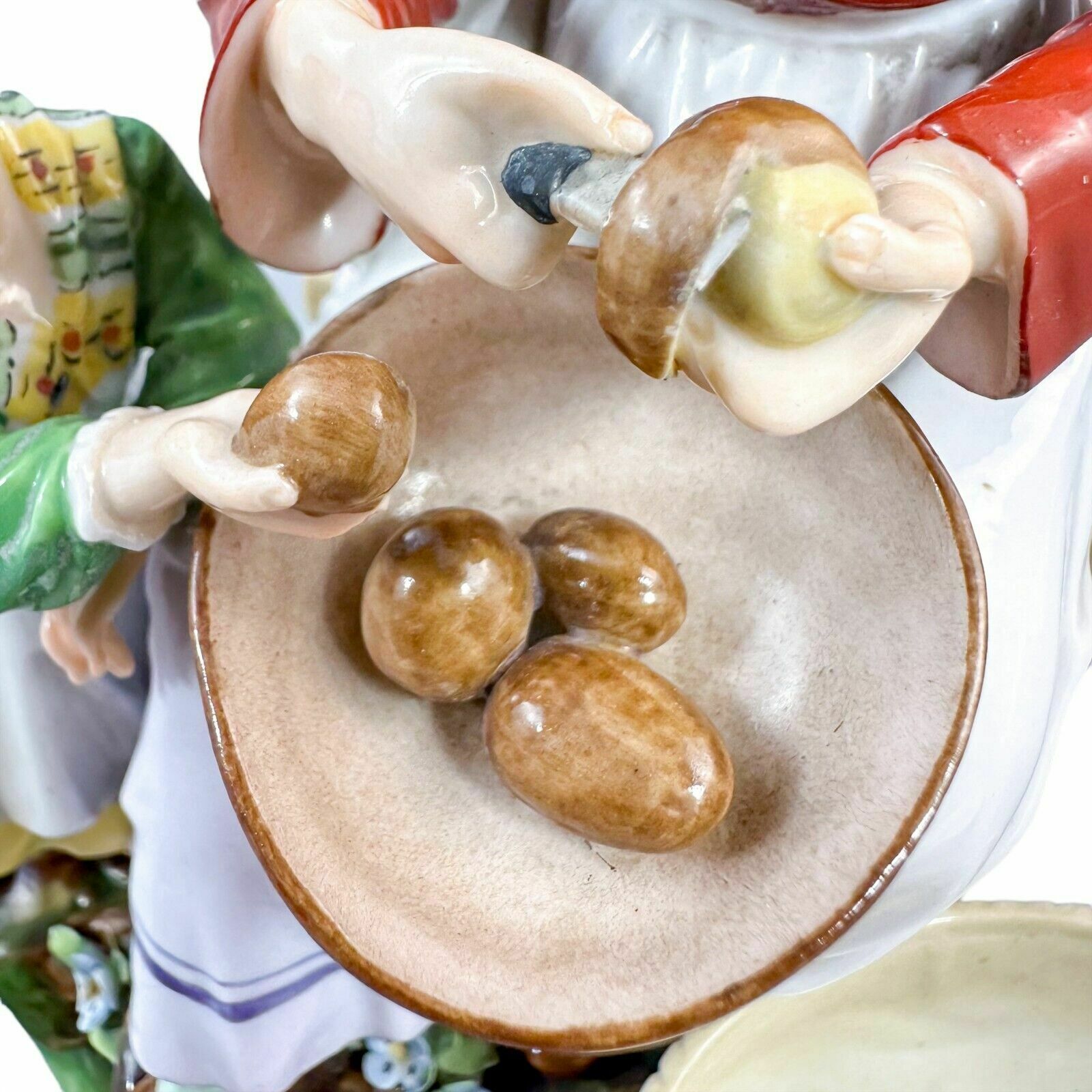 photo vintage Antique German 1890's Thuringian Porcelain Figurine Of Woman Peeling Potatoes