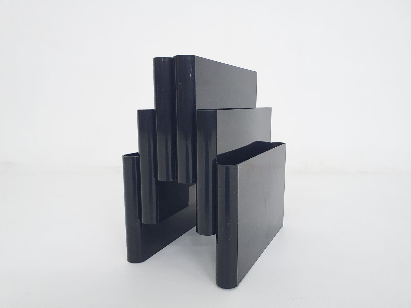 Zwart Tijdschriftenrek Van Giotto Stoppino Voor Kartell, Italië, Ca. Jaren 1960