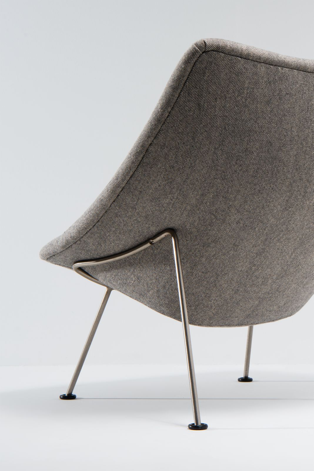 Oyster Chair With Ottoman   Pierre Paulin photo vinterior
