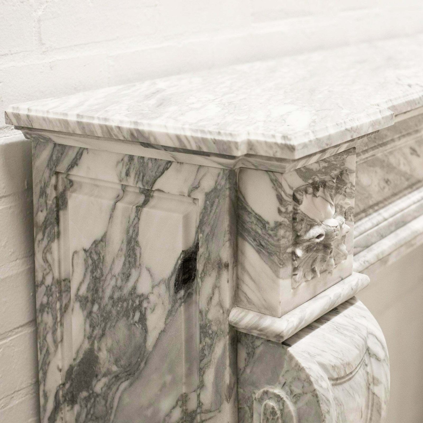 photo vinterior Louis XVI Style Italian Arabescato Marble Fireplace