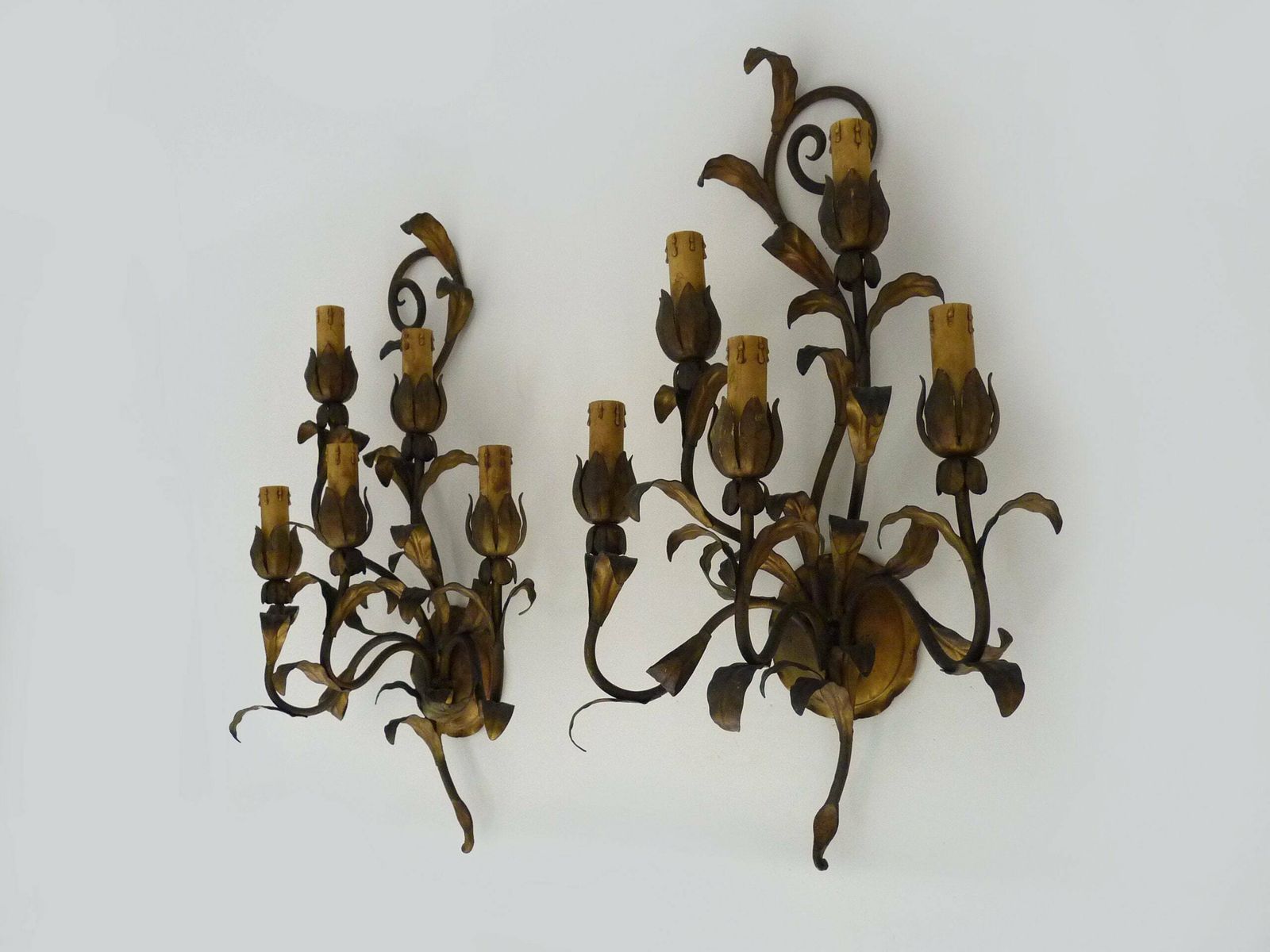 Magnificent Pair Of Vintage Italian Wall Lights In Gilded Metal, Glass Pendants. photo for sale