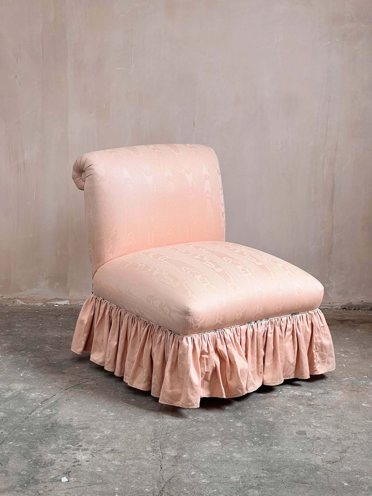 1980s American Blush Pink/Peach Moire Large Silk Frilly Chair