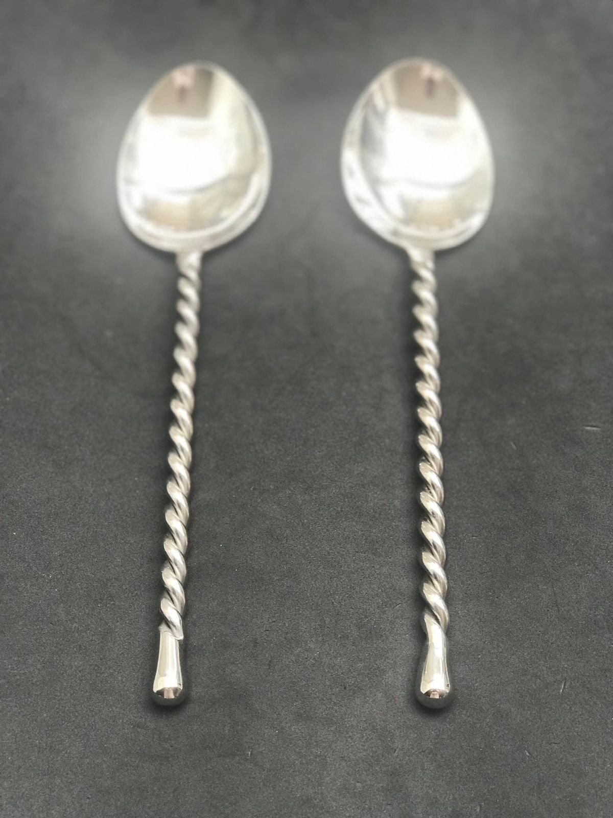 Set van 2 opscheplepels – gedraaid bestek met spiraalvormige handgrepen, Italiaans, Brutalist, Middeleeuws aandoende stijl, handgemaakt, cadeau voor twee photo vintage