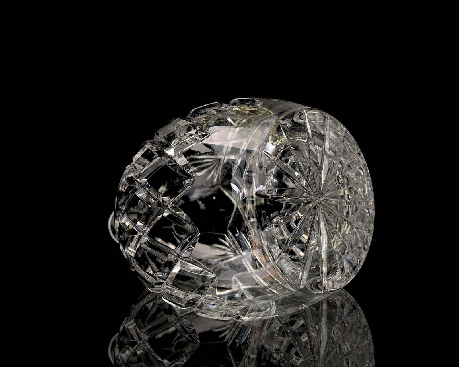 Kristallen Whiskykaraf | 1 Stuk | Facetgeslepen, Diamantsneden En Stervormige Voet photo Woonaccessoires