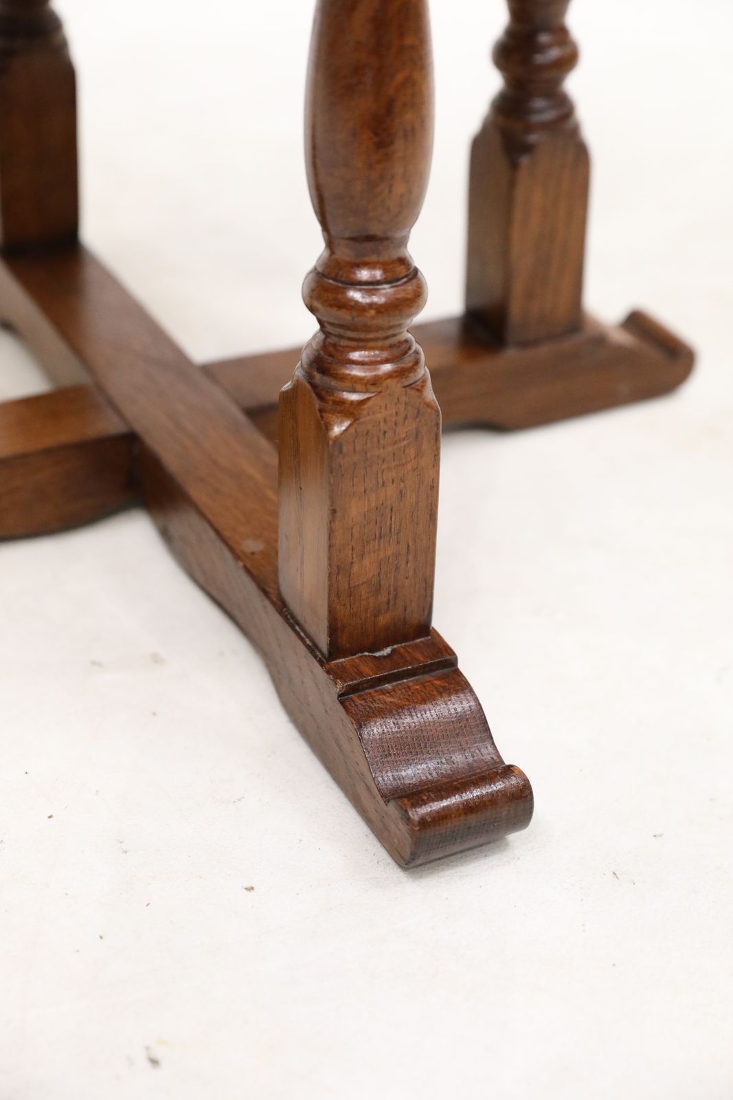 187.0 Old Charm Style Round Side Coffee Table Utility Furniture Stamp photo